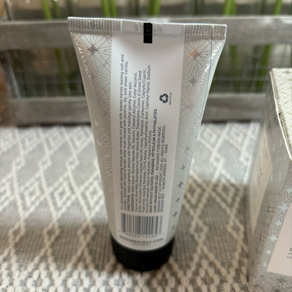 Beekman 1802 Shine Bright Bundle Goat Milk Body Cream, Bar Soap and Hand Cream. - Picture 3 of 4